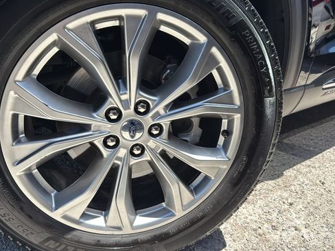 Certified 2024 Ford Explorer Limited RWD image 26