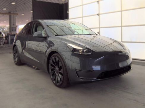 Used 2023 Tesla Model Y Long Range AWD/4WD image 4
