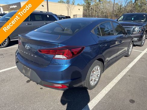 Used 2019 Hyundai Elantra SE image 3