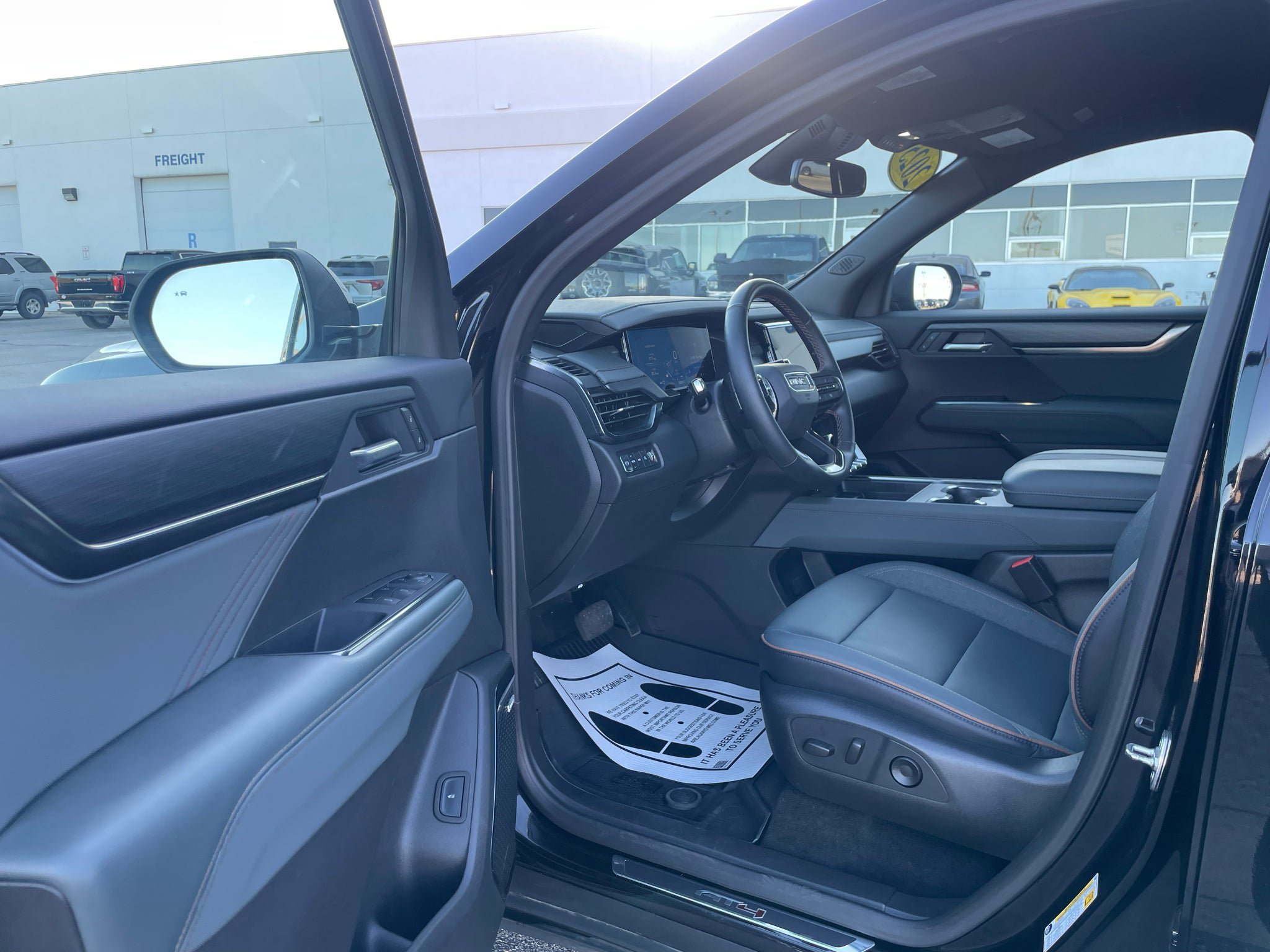 Used 2025 GMC Acadia AT4 w/ LPO, Floor Liner Package AWD/4WD image 9