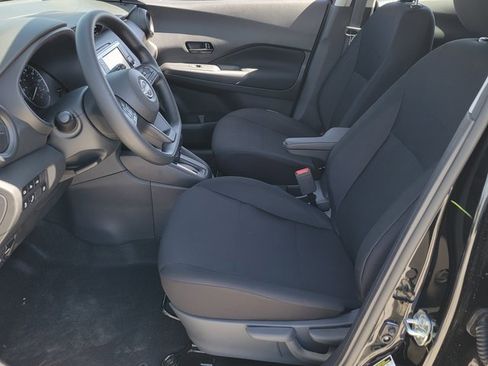 New 2025 Nissan Kicks Play S image 6