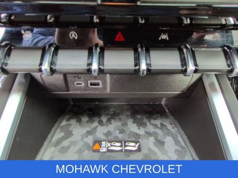 Used 2023 Chevrolet Colorado Z71 w/ Z71 Convenience Package 2 AWD/4WD image 35