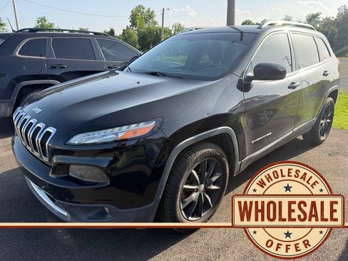 Used 2017 Jeep Cherokee Limited FWD image 1