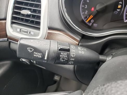 Used 2018 Jeep Grand Cherokee Limited AWD/4WD image 29