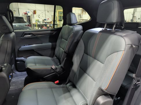 Used 2024 GMC Acadia AT4 w/ Super Cruise Package image 8