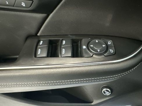 Used 2022 Buick Envision Essence w/ Technology Package I AWD/4WD image 34