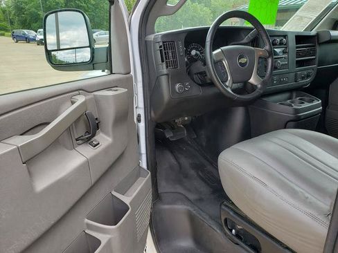 Used 2017 Chevrolet Express 2500 RWD image 11
