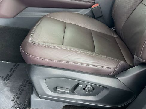 Used 2025 Ford Explorer Platinum w/ Ultimate Package image 23