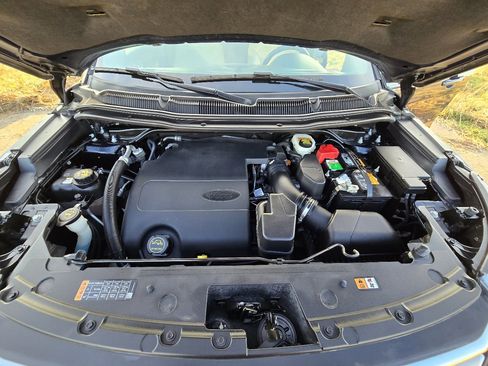 Used 2017 Ford Explorer XLT w/ Equipment Group 202A image 42