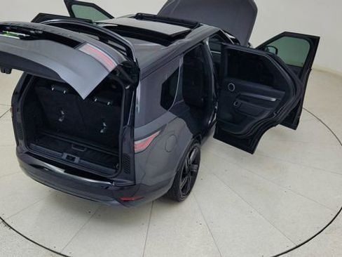 Used 2024 Land Rover Discovery Dynamic SE AWD/4WD image 89