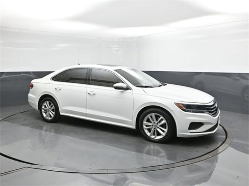 Used 2020 Volkswagen Passat 2.0T SE w/ Sunroof Package image 17
