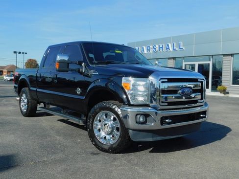 Used 2016 Ford F250 Lariat w/ Lariat Chrome Package image 2