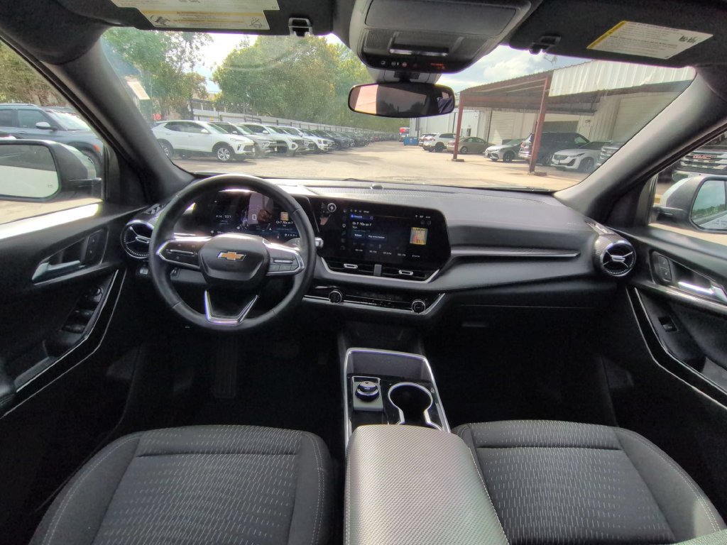 Used 2026 Chevrolet Equinox LT AWD/4WD image 25