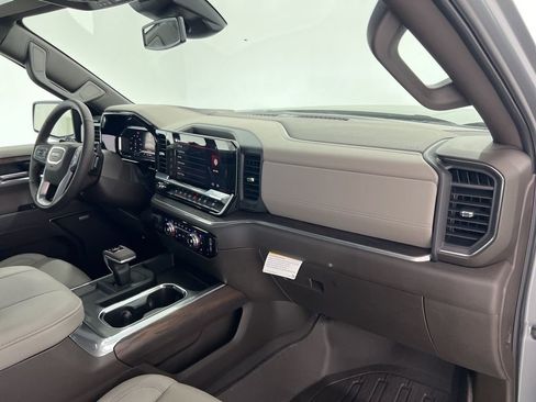 Used 2025 GMC Sierra 1500 SLT w/ SLT Premium Plus Package image 27