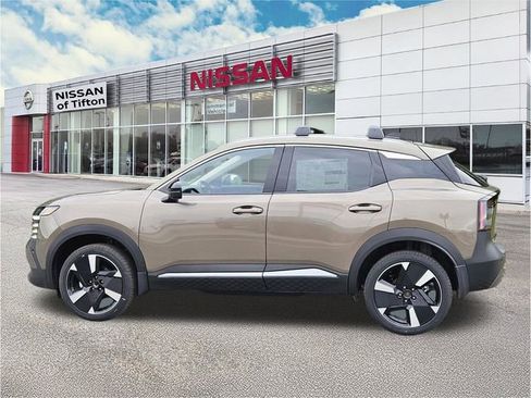 New 2026 Nissan Kicks SR w/ Cold Weather Package FWD image 7