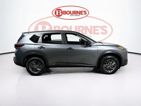 Used 2024 Nissan Rogue S AWD/4WD image 10