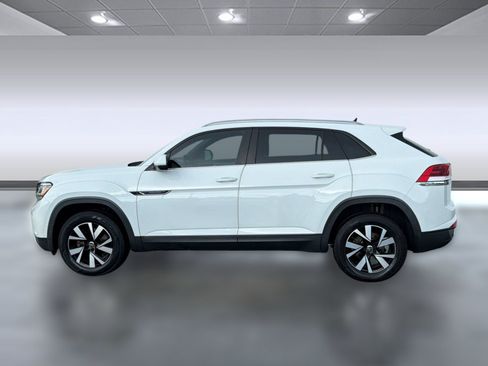 Used 2020 Volkswagen Atlas Cross Sport SE FWD image 2