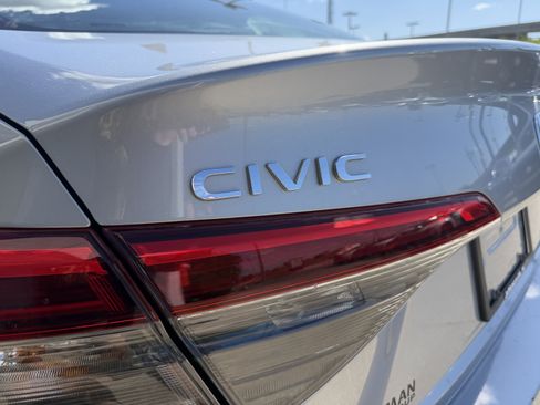 Used 2023 Honda Civic Sport image 9