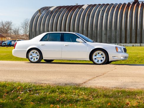 Used 2000 Cadillac De Ville DTS w/ Comfort/Convenience Pkg image 6