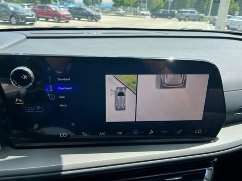 New 2026 Chevrolet Traverse LT w/ Driver Confidence Package FWD image 29