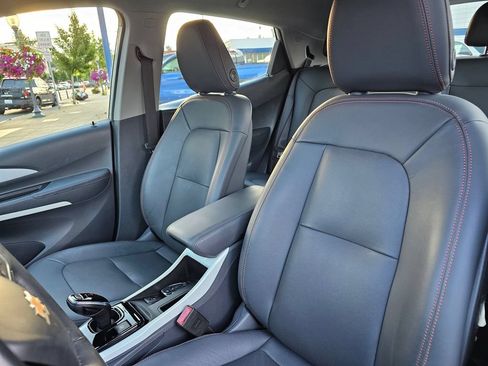 Used 2020 Chevrolet Bolt Premier w/ Infotainment Package FWD image 24