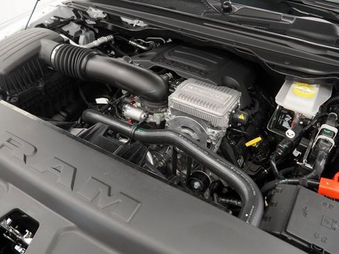 New 2026 RAM 1500 4x4 Crew Cab image 37