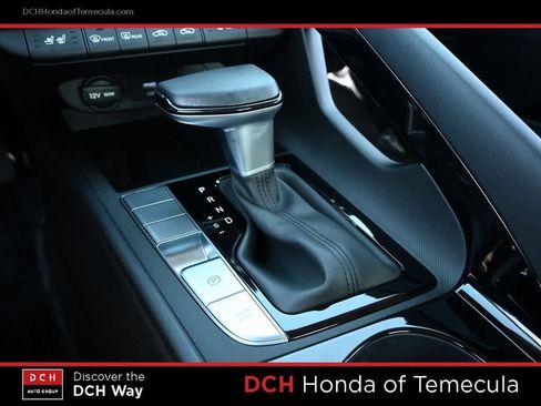 Used 2025 Hyundai Elantra Limited image 10