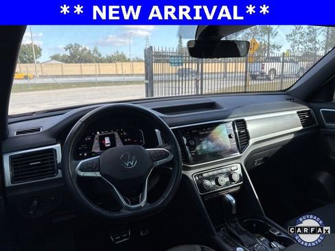 Used 2022 Volkswagen Atlas Cross Sport SEL R-Line image 13