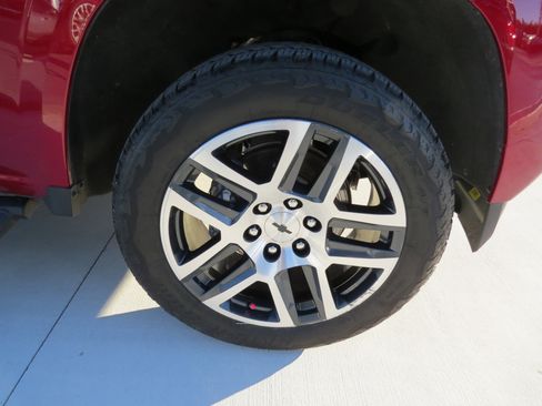 Used 2024 Chevrolet Colorado Z71 w/ Z71 Convenience Package 2 image 6