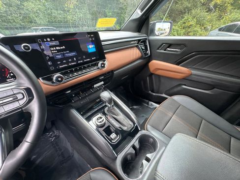 Used 2024 GMC Canyon AT4 w/ Canyon Safety Plus Package image 25