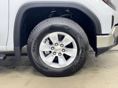 New 2026 GMC Sierra 1500 SLE image 4