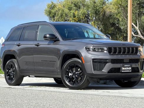 New 2026 Jeep Grand Cherokee Altitude AWD/4WD image 2