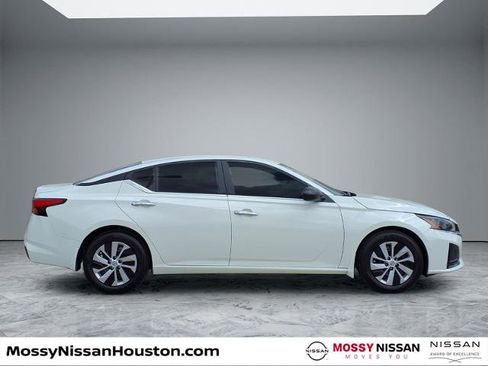 Certified 2025 Nissan Altima 2.5 S image 8