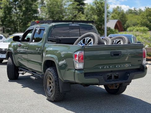 Used 2021 Toyota Tacoma TRD Sport w/ TRD Premium Sport Package AWD/4WD image 4