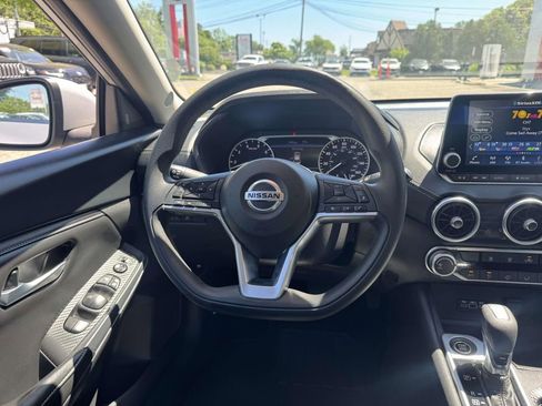 Certified 2023 Nissan Sentra SV FWD image 14