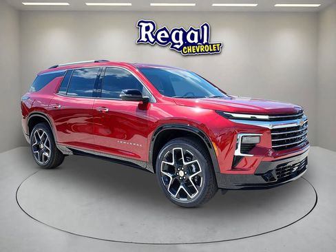New 2026 Chevrolet Traverse High Country FWD image 1