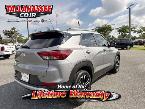 Used 2023 Chevrolet TrailBlazer LT FWD image 3