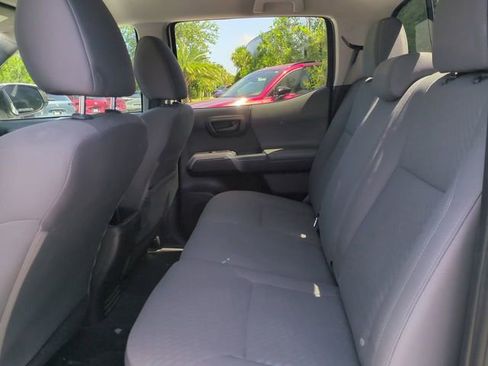 Used 2021 Toyota Tacoma SR5 AWD/4WD image 15