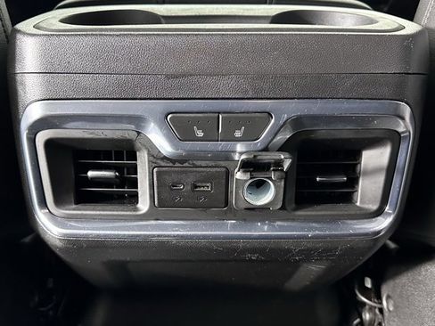 Used 2022 GMC Sierra 3500 AT4 image 25