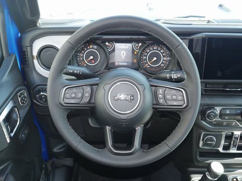 New 2025 Jeep Gladiator Sport image 13