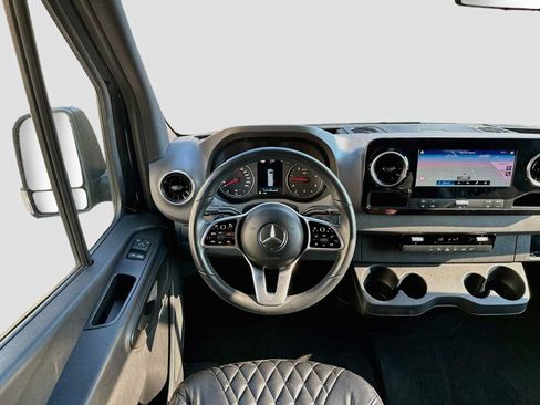 Used 2019 Mercedes-Benz Sprinter 170 image 22