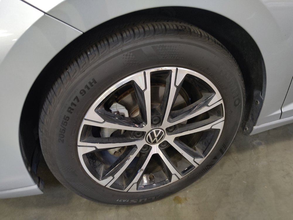 Used 2025 Volkswagen Jetta Sport FWD image 31