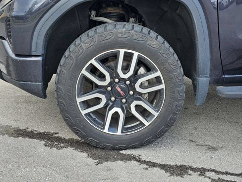Used 2022 GMC Sierra 1500 AT4 w/ AT4 Preferred Package AWD/4WD image 9