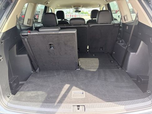 Used 2025 Volkswagen Atlas SE AWD/4WD image 18