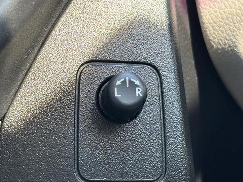 Used 2016 Subaru Forester 2.5i Premium w/ All-Weather Package image 23