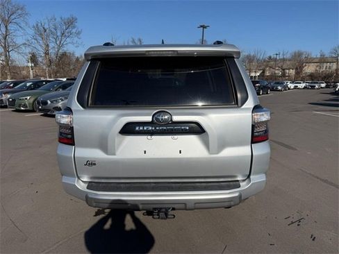 Used 2024 Toyota 4Runner TRD Off-Road Premium image 7