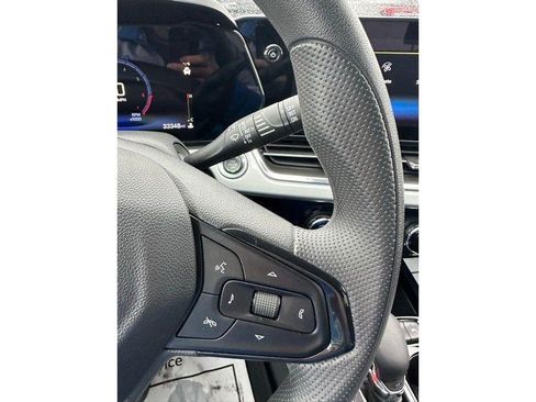 Used 2025 Chevrolet Trax LT FWD image 33