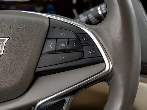 Used 2018 Cadillac XT5 Premium Luxury w/ Driver Assist Package image 19