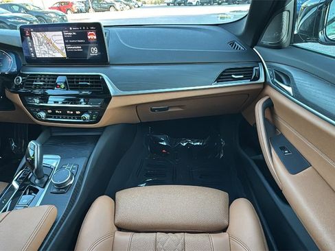 Used 2023 BMW 540i w/ Premium Package image 42