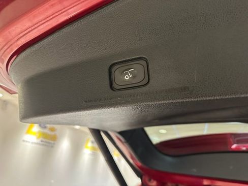 Used 2018 Ford Explorer XLT w/ XLT Appearance Package AWD/4WD image 17